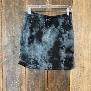 Sundry Black & Gray Tie-Dye Mini Skirt